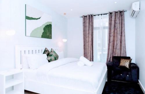 Labone Apartment | Lovely One Bedroom Apt at The Embassy Gardens with Fast Internet, Pool & Gym
