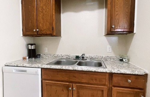 Monahans Apartment | Lovely one bedroom w/balcony, Pet-friendly!
