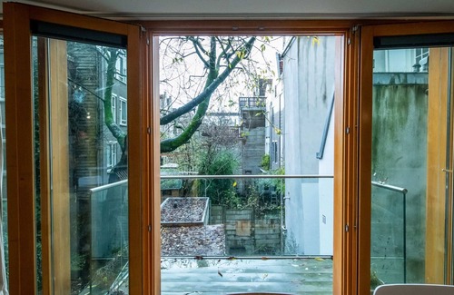 Jordaan Apartment | ★ Lovely Private & Modern Apartment in heart of city center w/ Balcony!