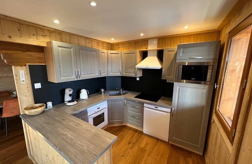 Les Angles Ski Chalet | Lovely quiet chalet with wood stove, 4 bedrooms and equipped kitchen