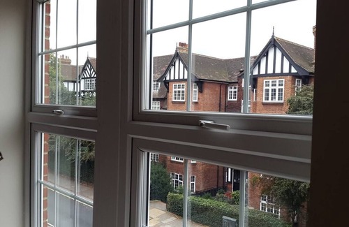 Frognal and Fitzjohns Apartment | Lovely Quiet Flat on Finchley Road