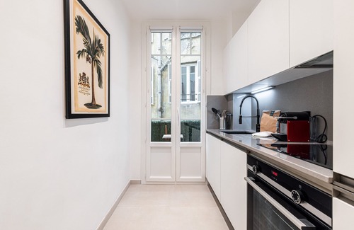 Carabacel Apartment | Lovely renovated flat - City centre - A/C