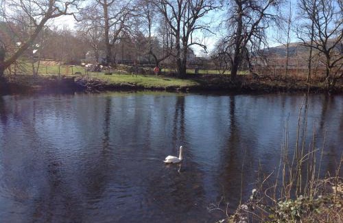 Callander Apartment | Lovely Riverside Holiday Home