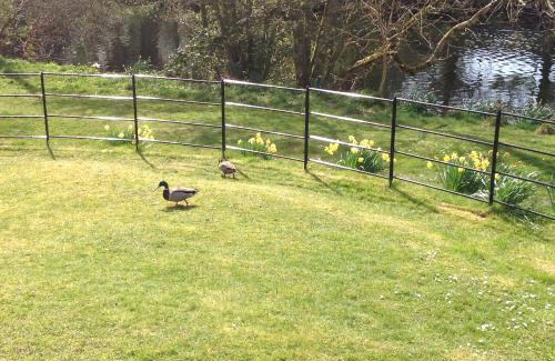 Callander Apartment | Lovely Riverside Holiday Home
