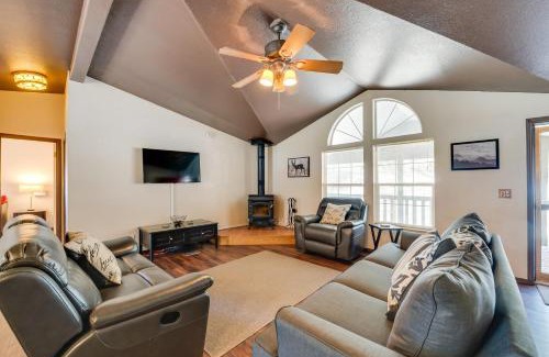 Ruidoso House | Lovely Ruidoso Cabin with Deck - 14 Mi to Ski Apache