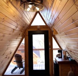 Scio House | Lovely Rural Cabin Nestled Among Nature in Ohio