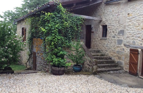 Varen House | Lovely, rustic farmhouse with stunning views, salt water pool and tennis court.