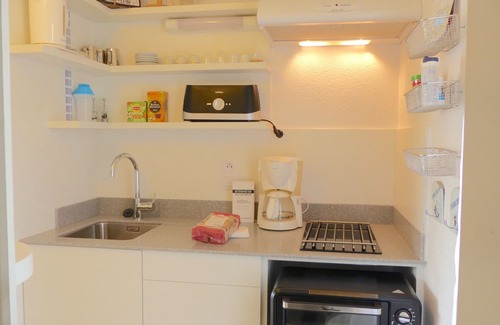 Locmariaquer Apartment | Lovely sea view studio in Locmariaquer