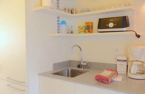 Locmariaquer Apartment | Lovely sea view studio in Locmariaquer