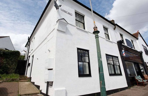 Leigh-on-Sea Cottage | Lovely Seaside Ground Floor Cottage in Old Leigh