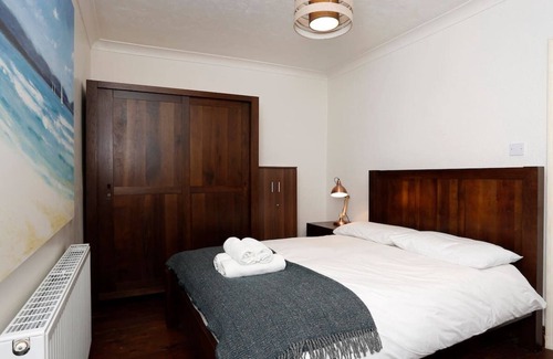 Leigh-on-Sea Cottage | Lovely Seaside Ground Floor Cottage in Old Leigh