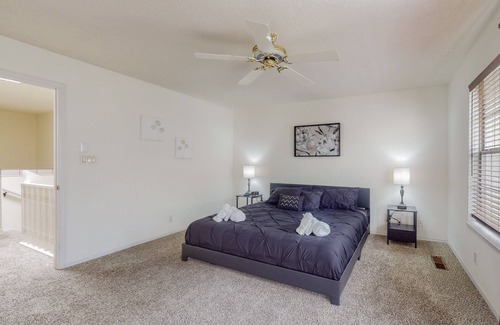 Northeast Heights House | Lovely Secure Gated Community - 2MBR -Jetted Tub