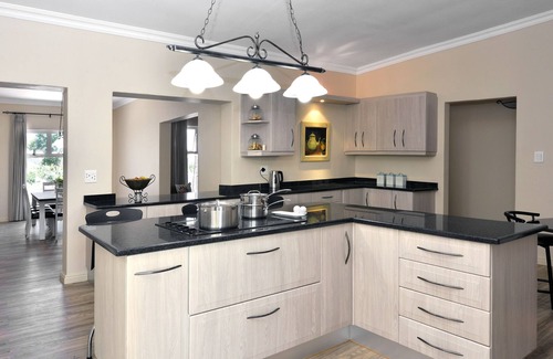 Franschhoek House | Lovely self-catering home, in quiet area, 10 minutes walk to restaurants no01