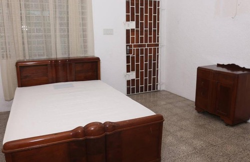 Norbrook Apartment | Lovely self-contained one bedroom in Norbrook