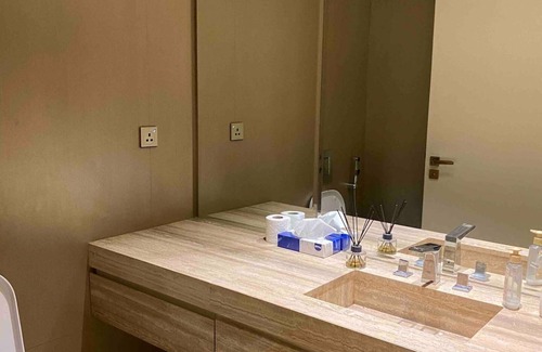 Riyadh Apartment | Lovely serviced apartment with free parking, ALMALQA
