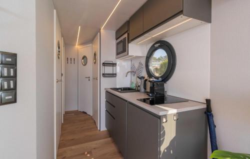 Wolphaartsdijk Boat Rental | Lovely Ship In Wolphaartsdijk