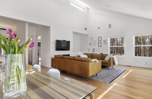 Shinnecock Hills House | Lovely Southampton retreat, large pool, extensive decking, indoor/outdoor.