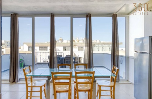 Tal-Ibrag Apartment | Lovely & Spacious 3BR Penthouse in central Swieqi