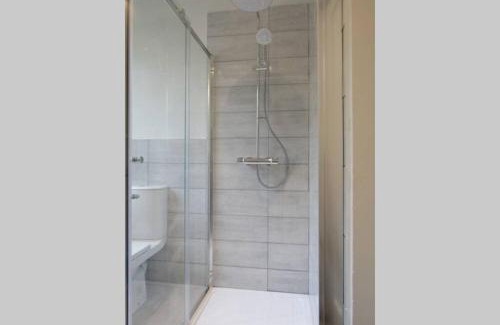 Carlyon House | Lovely Spacious Cottage Near The Coast