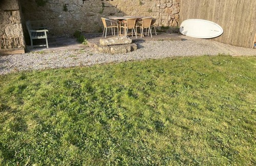 Penzance Apartment | Lovely spacious flat with sea views, sunsets, garden and woodburner