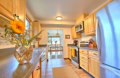 White Salmon House | Lovely Spacious Home In Downtown White Salmon