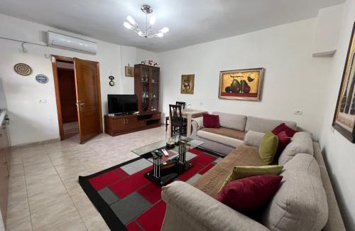 Elbasan House | Lovely spacious house with big garden