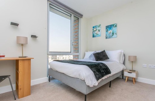 Bromley South Apartment | Lovely, Spacious - Penthouse in East London