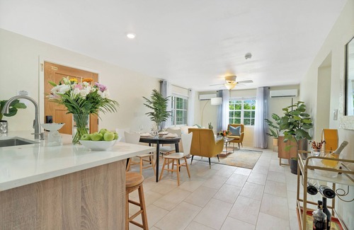 Grace Bay Apartment | Lovely & spacious apartment in Grace Bay, Providenciales - AC, WiFi, Smart TV