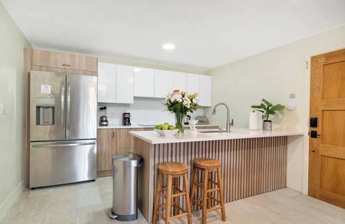 Grace Bay Apartment | Lovely & spacious apartment in Grace Bay, Providenciales - AC, WiFi, Smart TV