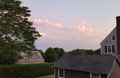 Chatham House | Lovely Stage Harbor Estate Guest House W/Private Beach to Use