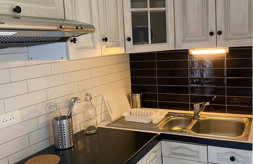 Paluds de Noves Apartment | Lovely studio in Provence
