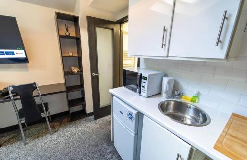 Selly Oak Apartment | Lovely Studio 10 mins from City for Short term