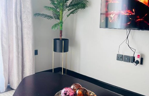 Westlands Apartment | Lovely studio/1bedroom in westlands with gym and pool