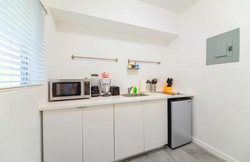 Northeast Miami Apartment | Lovely Studio A Few Steps From The Beach