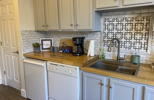 Smith Mountain Lake Condo | Lovely studio at Mariners Landing!
