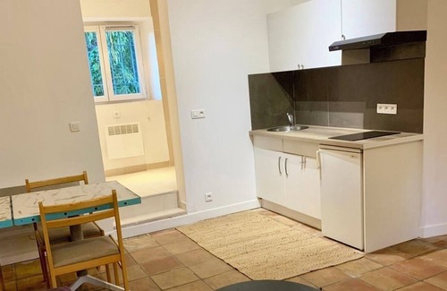 Le Rouret Apartment | Lovely studio in the heart of a typical Provencal village