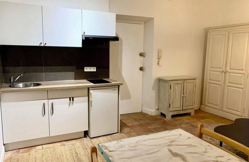 Le Rouret Apartment | Lovely studio in the heart of a typical Provencal village