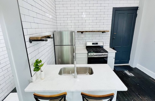 Mount Adams Apartment | Lovely Studio in the Hills of Eden