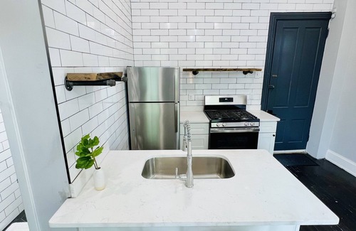 Mount Adams Apartment | Lovely Studio in the Hills of Eden