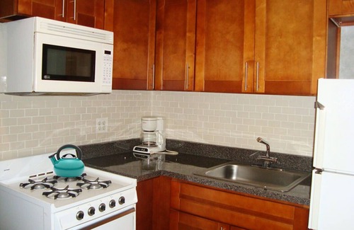 Sutton Place Apartment | Lovely studio on East 60th street