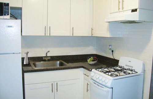 Sutton Place Apartment | Lovely studio on East 60th street