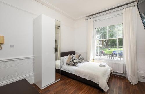 Somers Town Apartment | Lovely Studio with park view in Camden Kings Cross Zone1