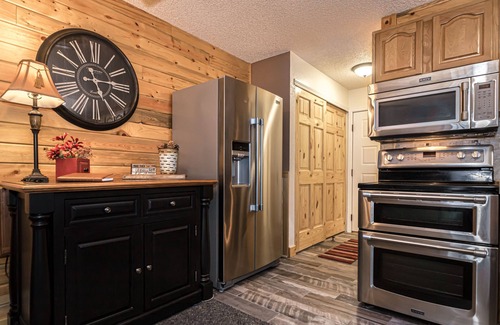 Granby Apartment | Lovely Studio with Pond and Mountain Views!