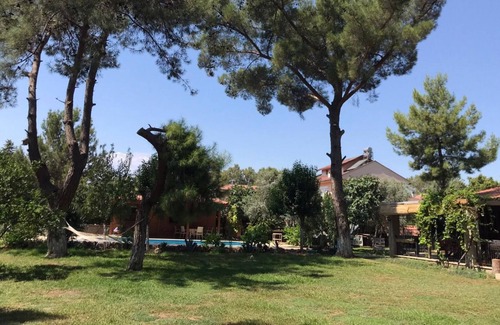 Kepez House | Lovely Summer House with Shared Pool in Kepez