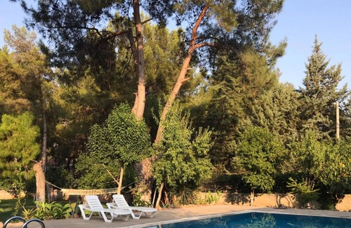 Kepez House | Lovely Summer House with Shared Pool in Kepez