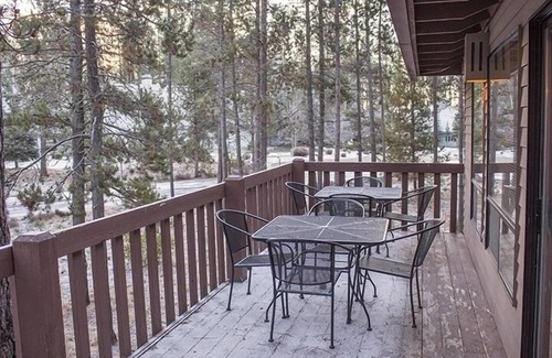 Sunriver House | Lovely Sunriver Home * 8 SHARC Passes * Mall Close * Hot Tub * Bicycles