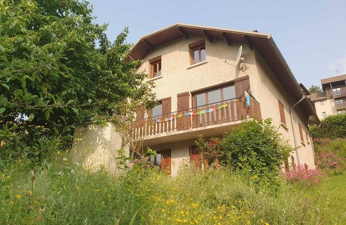 Embrun House | Lovely T3, ground floor of villa, quiet location 2 steps from town center.