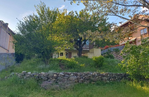 Embrun House | Lovely T3, ground floor of villa, quiet location 2 steps from town center.