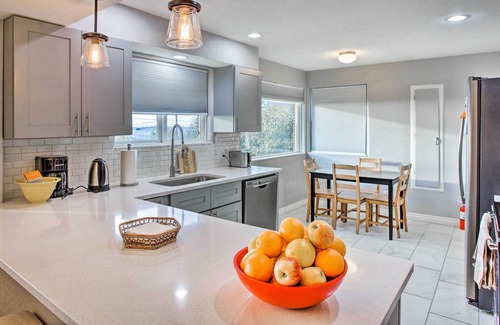 West End House | Lovely Tacoma Home w/ Water & Mountain Views!