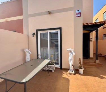 Las Rosas House | Lovely Terraced House in Costa del Silencio